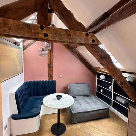 Nid D'Amour Sous Les Toits ! Honfleur Buitenkant foto