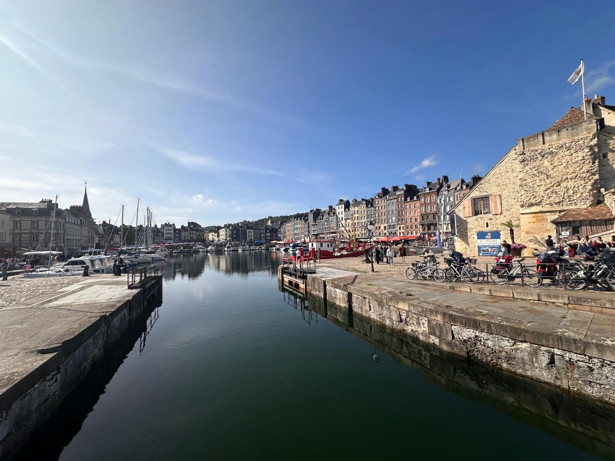 Nid D'Amour Sous Les Toits ! Honfleur Buitenkant foto
