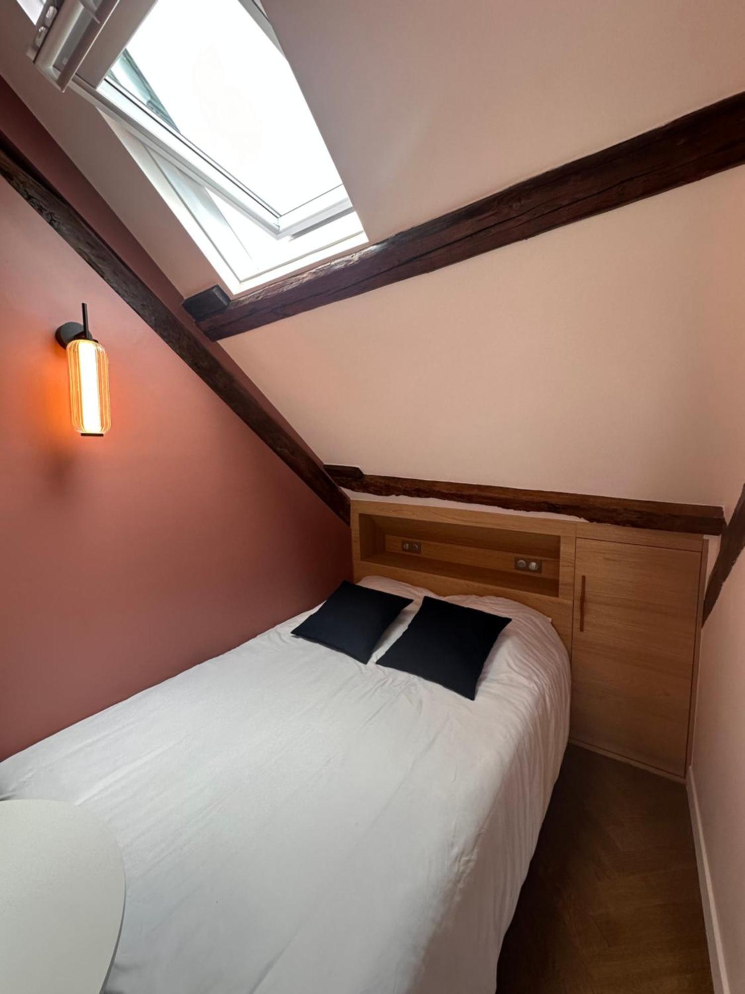 Nid D'Amour Sous Les Toits ! Honfleur Buitenkant foto